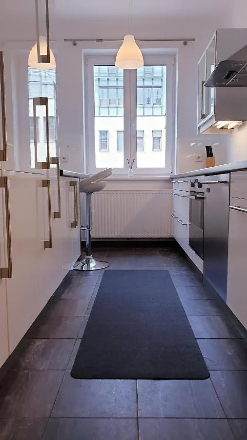 Wonderful 2-Bedroom Belvedere Apartment Vienna