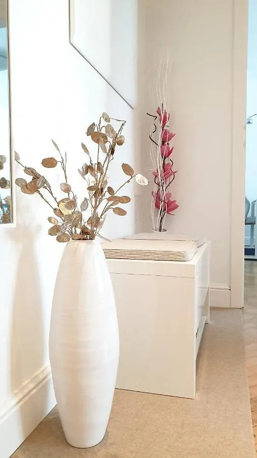 Wonderful 2-Bedroom Belvedere Apartment Vienna