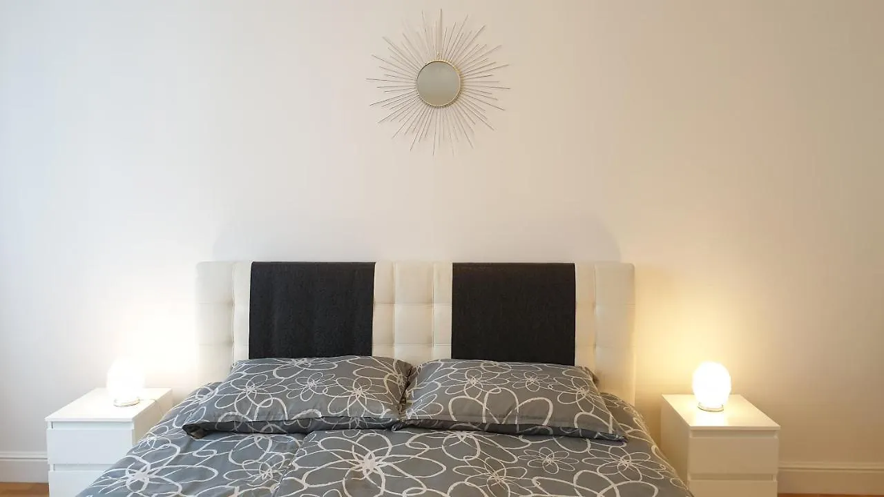Wonderful 2-Bedroom Belvedere Apartment Vienna Austria