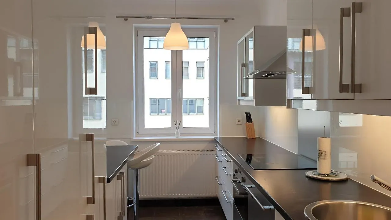 Wonderful 2-Bedroom Belvedere Apartment Vienna